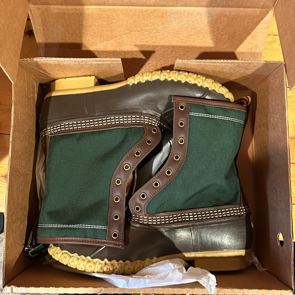 L.L.bean  10” duck boot - Picture 3 of 7